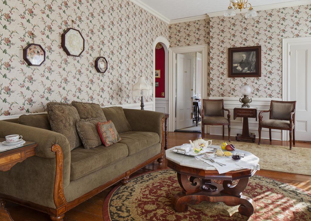 Isaiah Jones Homestead Bed And Breakfast Сандуіч Екстер'єр фото