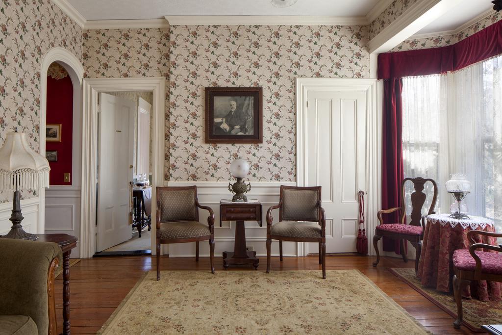 Isaiah Jones Homestead Bed And Breakfast Сандуіч Екстер'єр фото