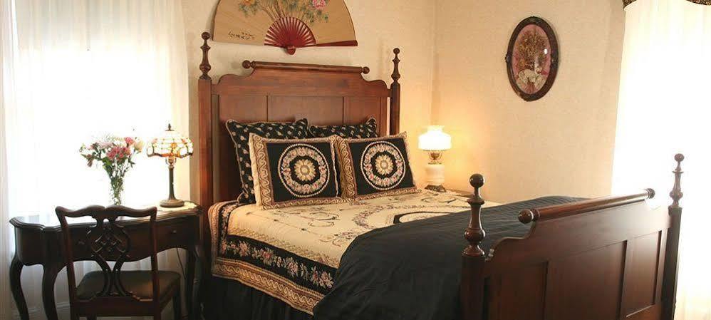 Isaiah Jones Homestead Bed And Breakfast Сандуіч Екстер'єр фото